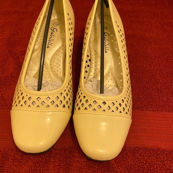 Lydia Pump - Picture 4 of 9